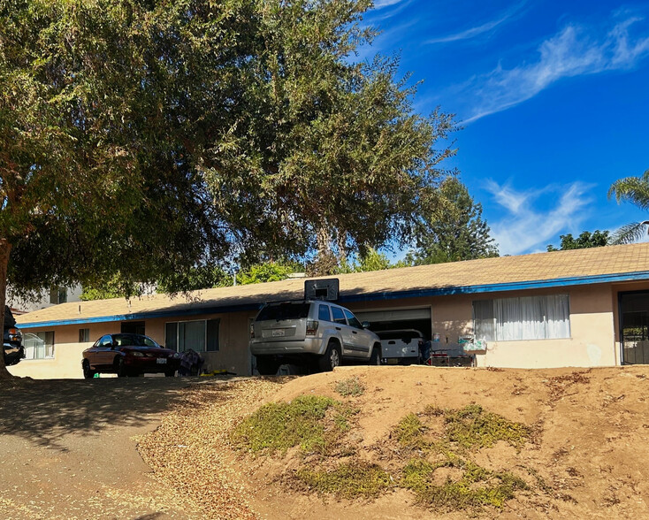 772 E Vista Way, Vista, CA for sale - Primary Photo - Image 1 of 7