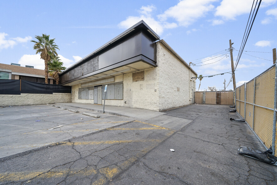 200 W Boston Ave, Las Vegas, NV for lease - Building Photo - Image 2 of 5