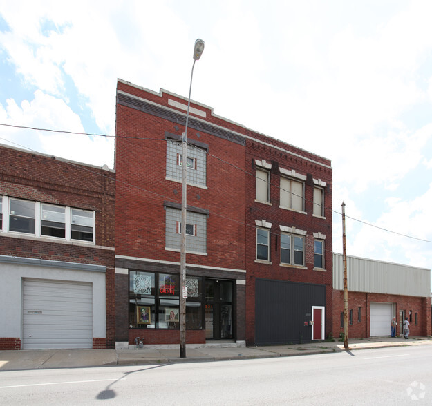 1921 E Truman Rd, Kansas City, MO for lease - Building Photo - Image 1 of 8