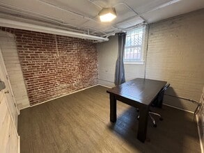 144 S 39th St, Omaha, NE for lease Interior Photo- Image 2 of 4