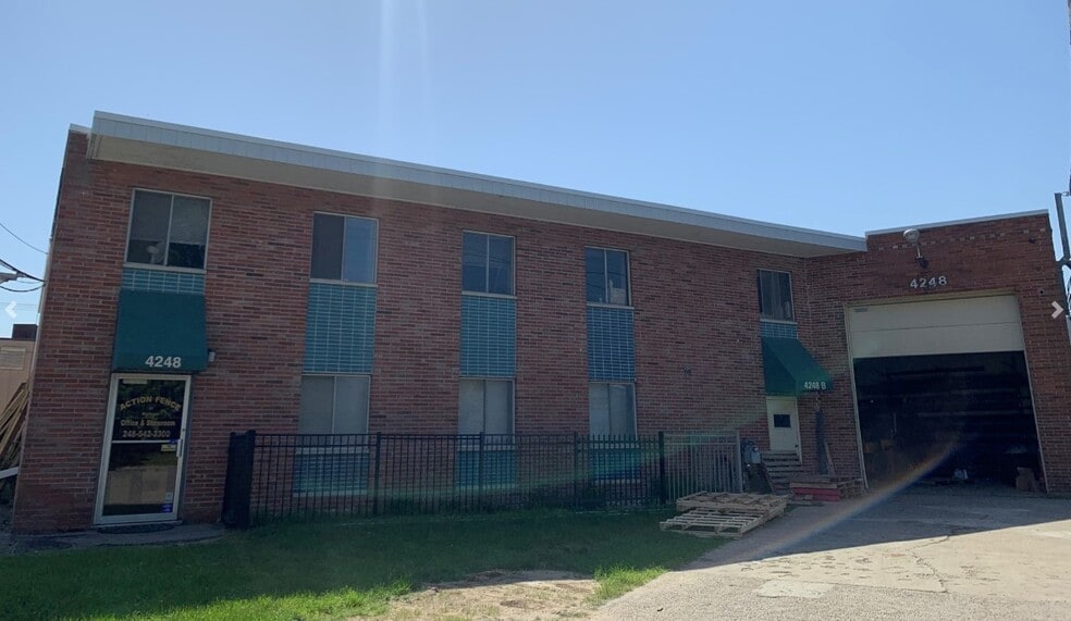 4248 Delemere Ct, Royal Oak, MI 48073