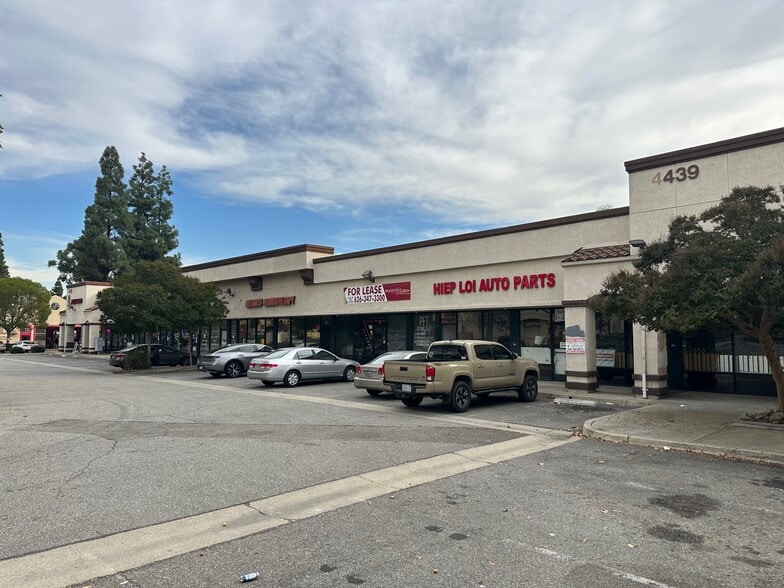 4439 Mission Blvd, Montclair, CA for lease - Building Photo - Image 2 of 14
