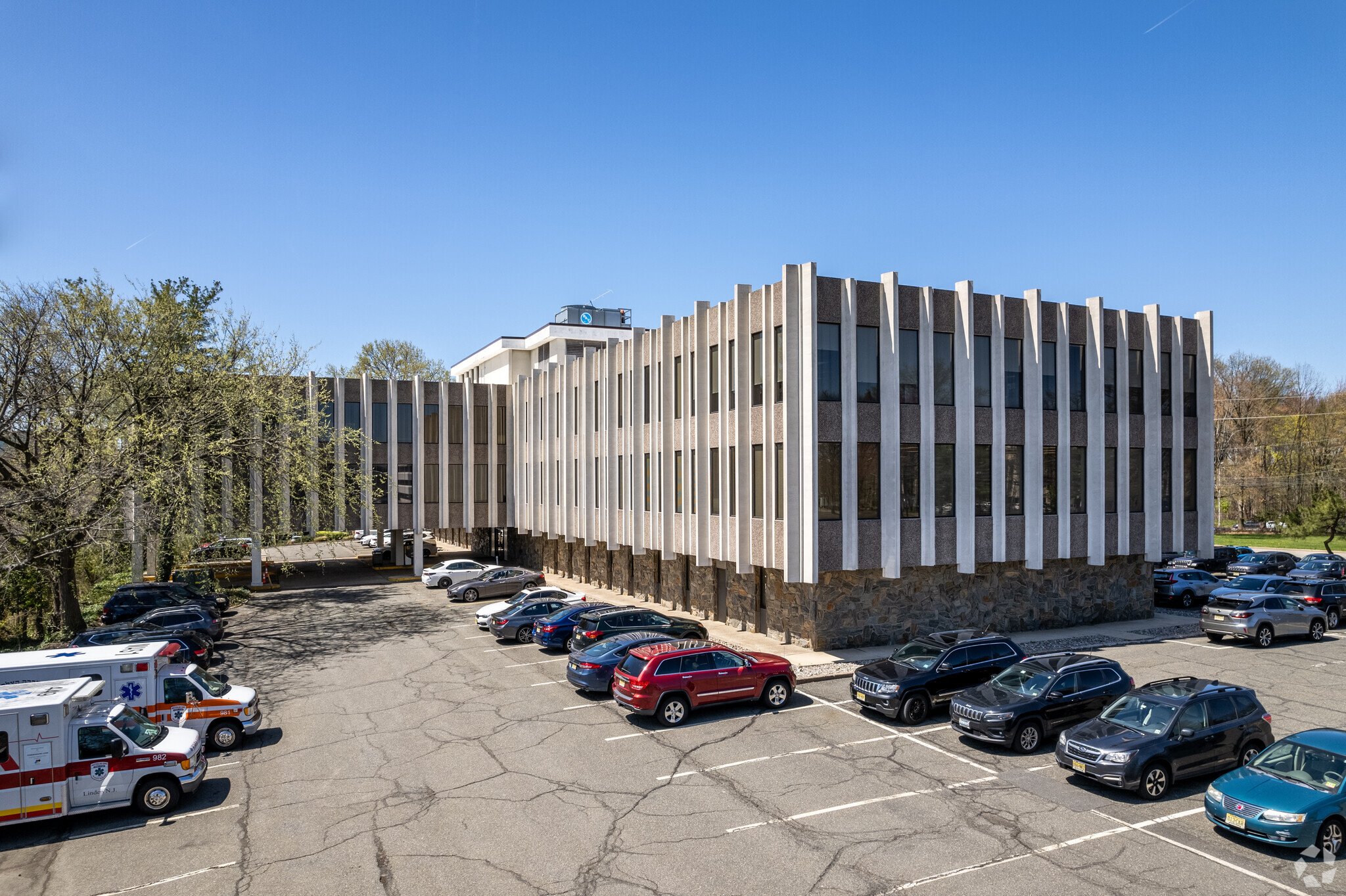 25 Commerce Dr, Cranford, NJ for lease Primary Photo- Image 1 of 6