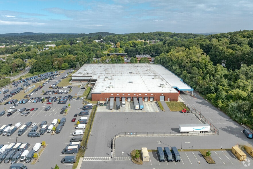 8-24 Old Sherman Tpke, Danbury, CT for sale - Building Photo - Image 1 of 1