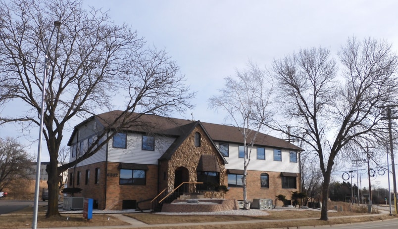 6302 Odana Rd, Madison, WI for lease - Building Photo - Image 2 of 8