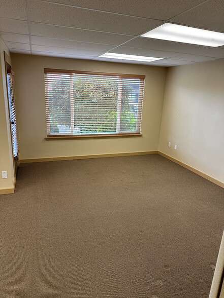 3209 Colby Ave, Everett, WA for lease - Interior Photo - Image 2 of 6