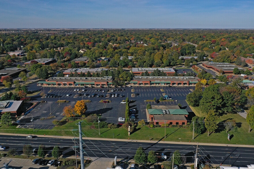 Shoppes Of Knollwood portfolio of 2 properties for sale on LoopNet.com - Building Photo - Image 3 of 38