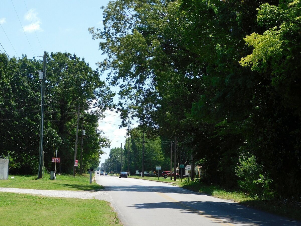 2011 8th St SW, Decatur, AL for sale Primary Photo- Image 1 of 2