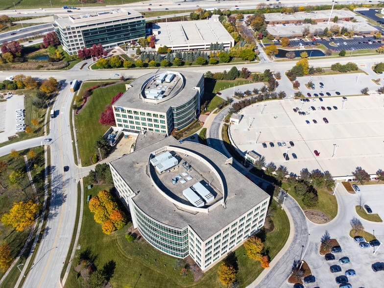 2651 Warrenville Rd, Downers Grove, IL for lease - Aerial - Image 3 of 7