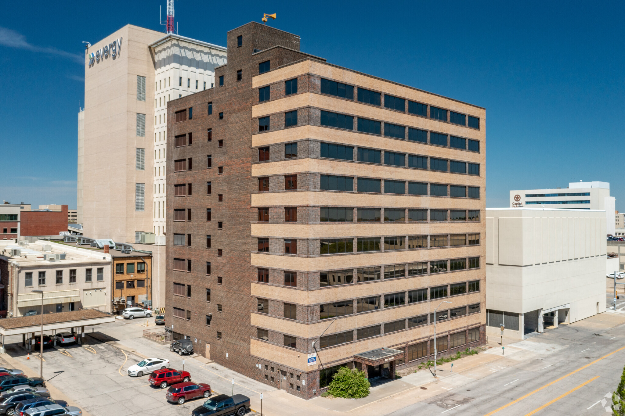 823 SE Quincy St, Topeka, KS for lease Building Photo- Image 1 of 7