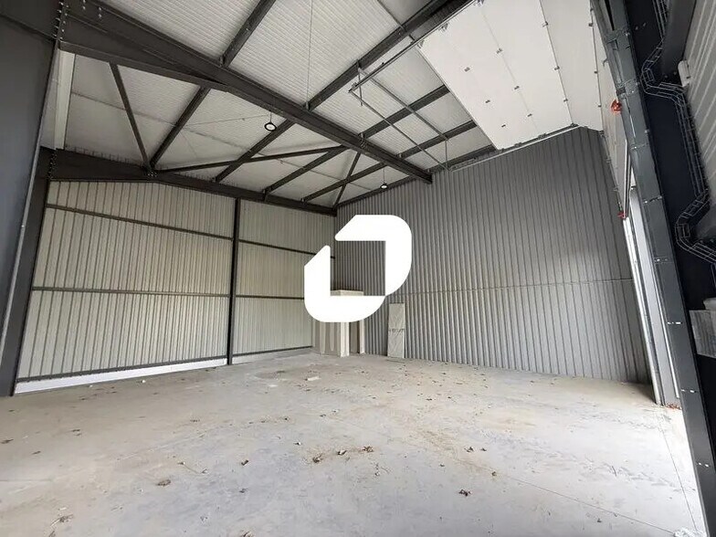 Flex in Béziers for lease - Interior Photo - Image 2 of 6