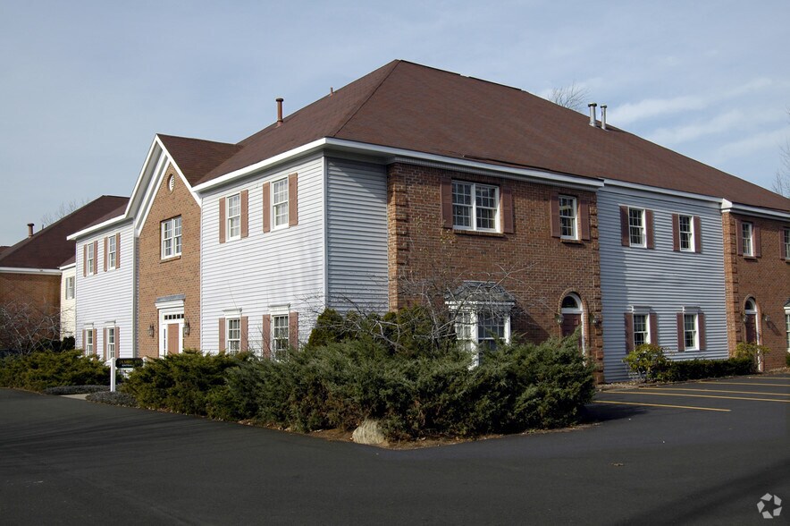 435 New Karner Rd, Colonie, NY for lease - Primary Photo - Image 1 of 12