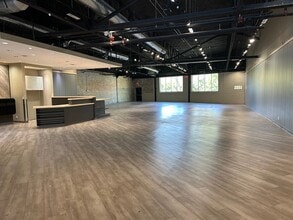 1813-1819 E Kenilworth Pl, Milwaukee, WI for lease Building Photo- Image 2 of 5