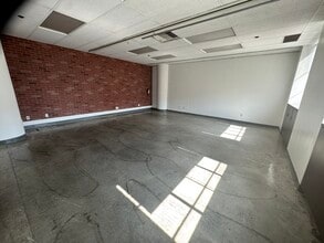 846-860 S Los Angeles St, Los Angeles, CA for lease Interior Photo- Image 1 of 2