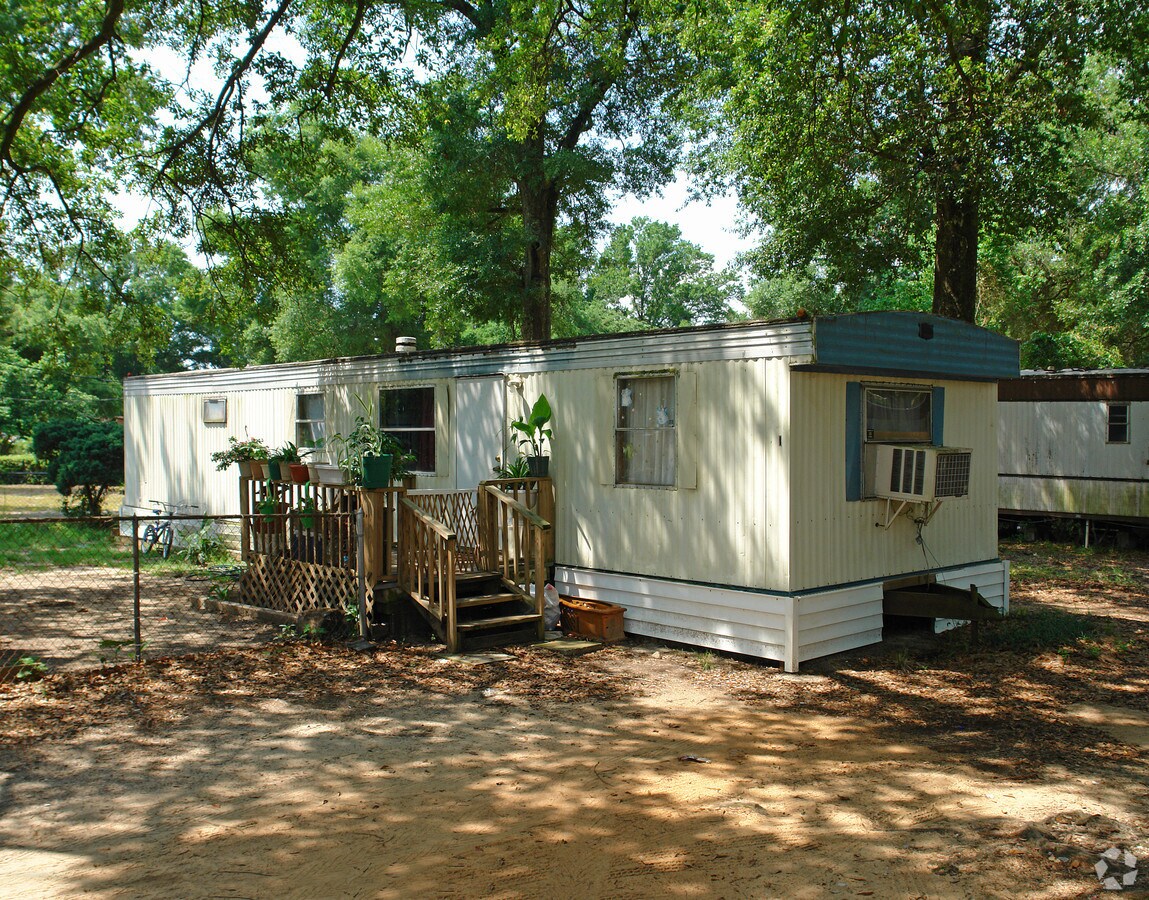 4400 Jernigan Rd, Pace, FL 32571