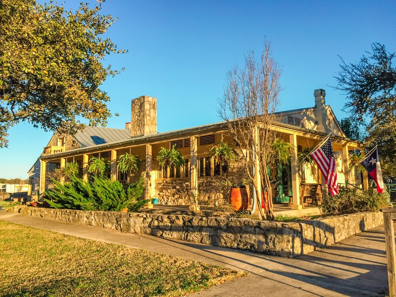 1407 S Main St, Boerne, TX for sale - Building Photo - Image 1 of 1