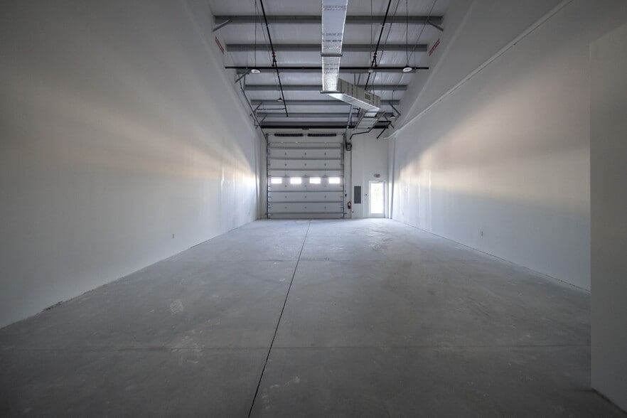 16221 Lee Rd, Fort Myers, FL for sale - Building Photo - Image 3 of 7