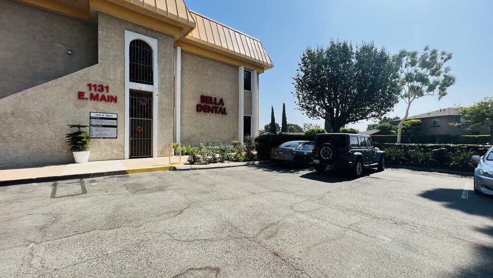 1131 E Main St, Tustin, CA for lease - Building Photo - Image 2 of 23