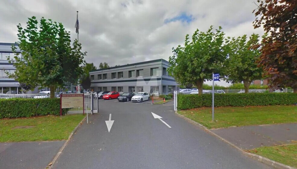 Office in Lisses for lease - Building Photo - Image 1 of 10