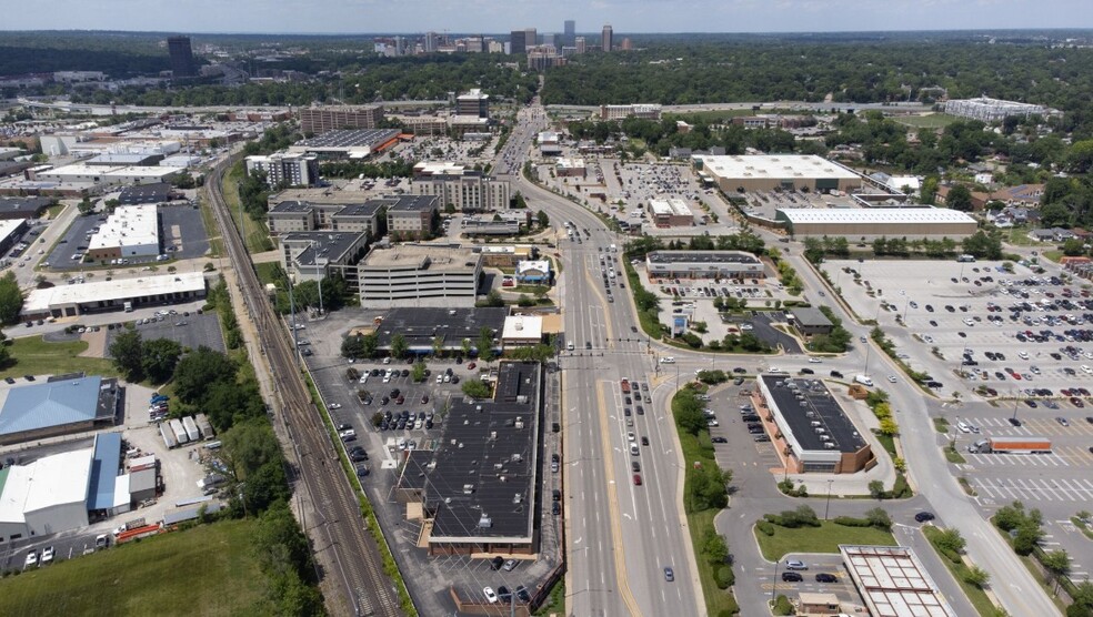 2001 S Hanley Rd, Brentwood, MO for lease - Aerial - Image 3 of 4