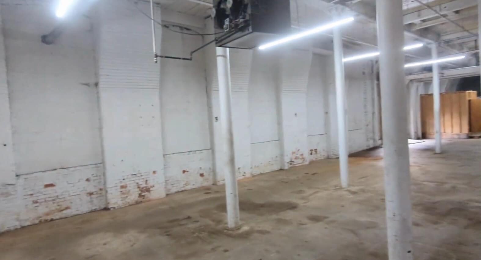 7 Dunnell Ln, Pawtucket, RI for lease Interior Photo- Image 1 of 3