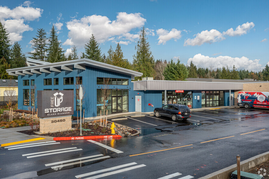 30460 3rd Ave, Black Diamond, WA for lease - Primary Photo - Image 1 of 8