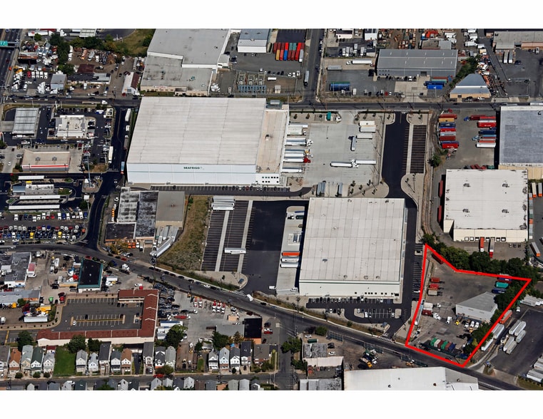 869-871 Julia St, Elizabeth, NJ for lease - Building Photo - Image 1 of 3