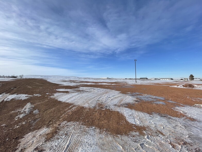 10935 27J St SW, Dickinson, ND for sale - Primary Photo - Image 1 of 3