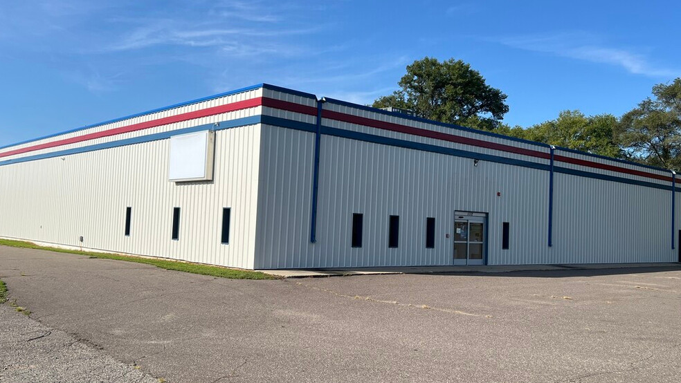 1112 Kuhn Dr, Saint Cloud, MN for lease - Building Photo - Image 1 of 1