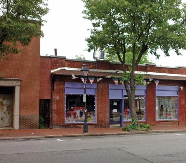 107 William St, Fredericksburg, VA 22401