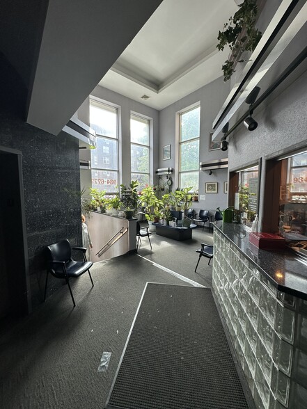 2700 Ocean Ave, Brooklyn, NY for sale - Interior Photo - Image 3 of 11