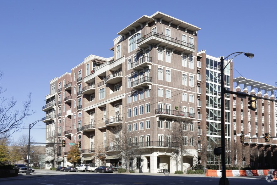 121131 E McBee Ave, Greenville, SC 29601