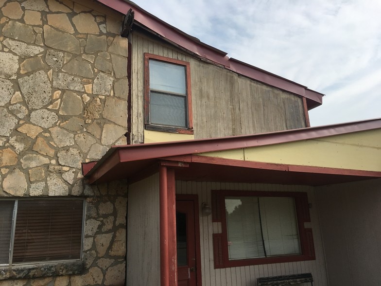 2408-2410 Sunset Dr, El Reno, OK for sale - Building Photo - Image 1 of 1