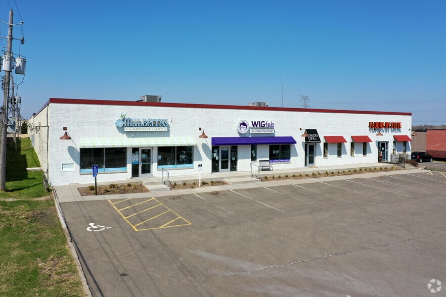 2579-2605 N Fairview Ave N, Roseville, MN for lease - Building Photo - Image 1 of 5