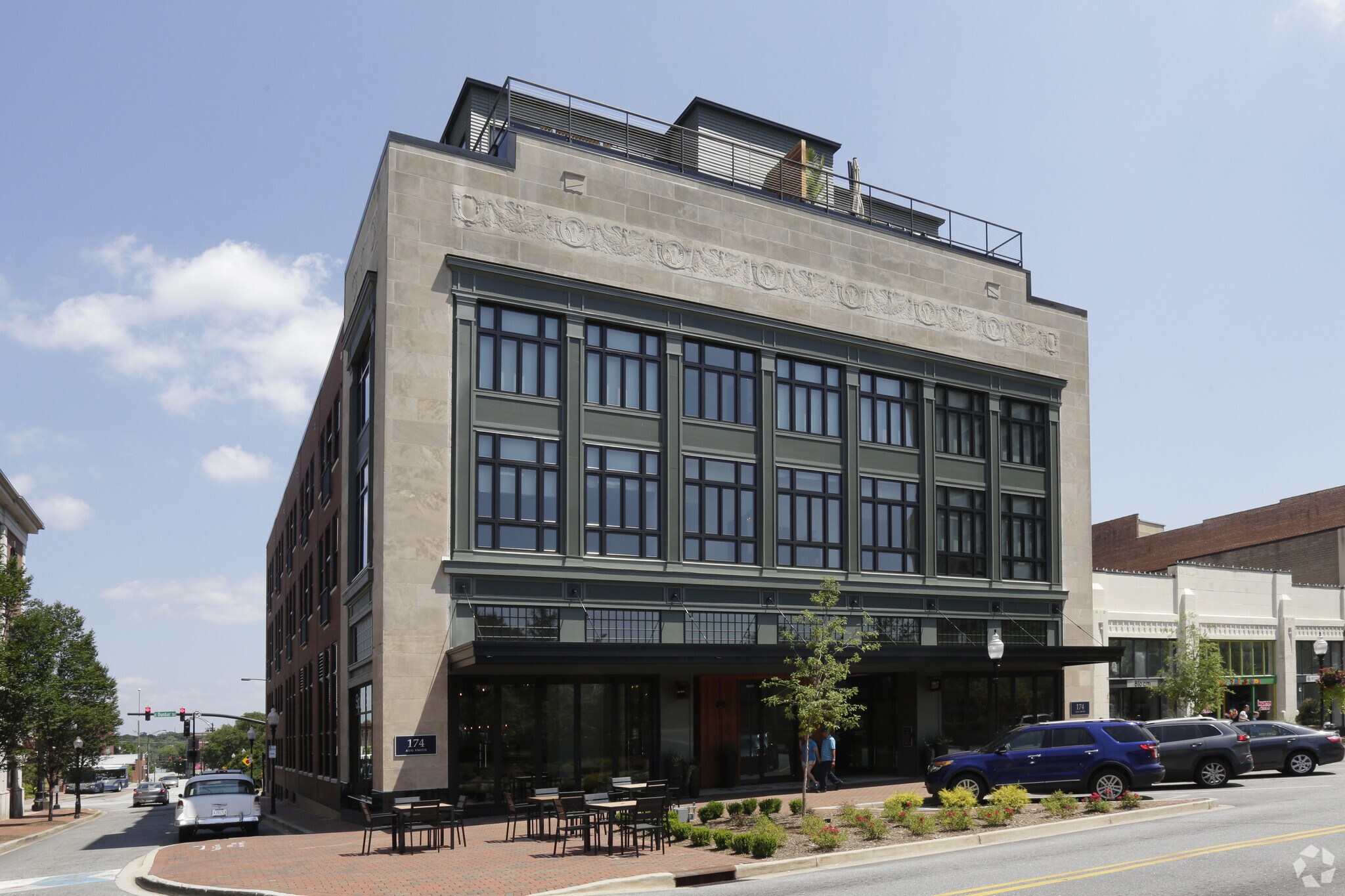 174 E Main St, Spartanburg, SC for lease Primary Photo- Image 1 of 46