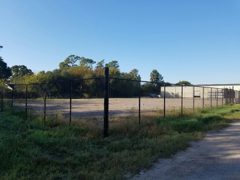 6430 Antoine Dr, Houston, TX for lease - Building Photo - Image 3 of 5