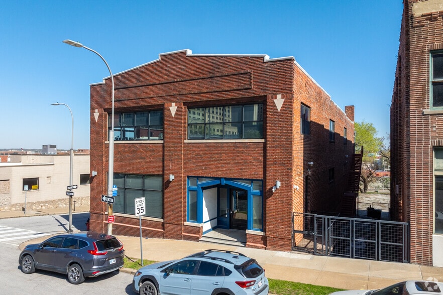 400 Admiral Blvd, Kansas City, MO for sale - Primary Photo - Image 1 of 24
