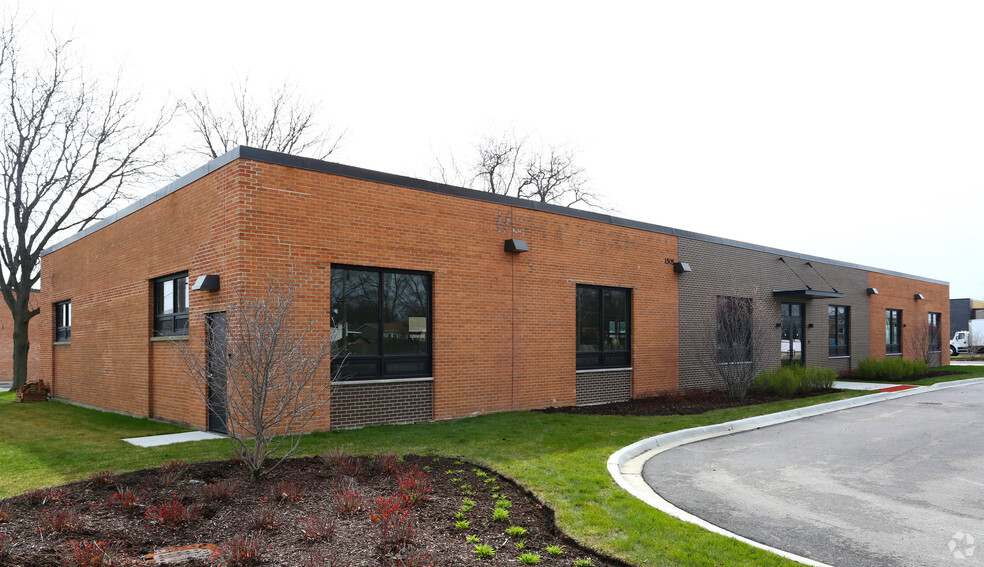 1505 S Mt Prospect Rd, Des Plaines, IL for lease - Building Photo - Image 3 of 8