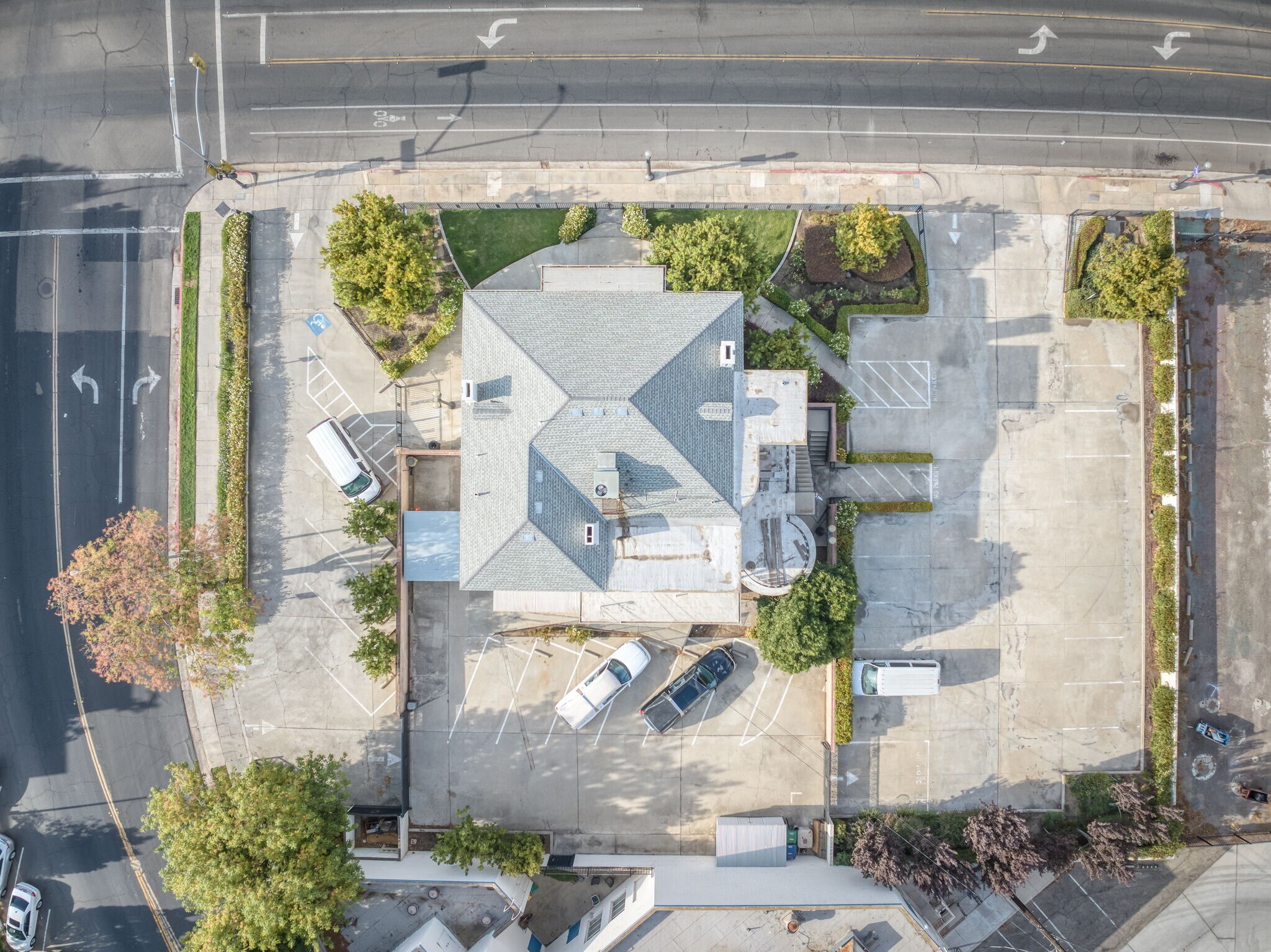 930 Divisadero St, Fresno, CA for sale Primary Photo- Image 1 of 2