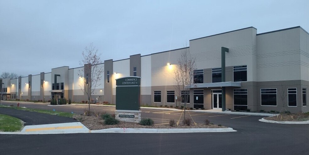 S64 15555 W Commerce Center Pky, Muskego, WI for sale - Building Photo - Image 1 of 1