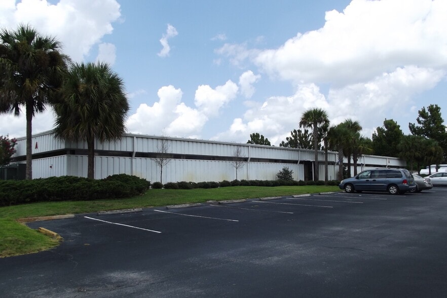 1300 S Duncan Dr, Tavares, FL for lease - Building Photo - Image 2 of 7