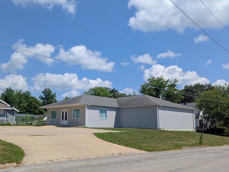 1110 School st, Hillsboro, IL for sale - Primary Photo - Image 2 of 23