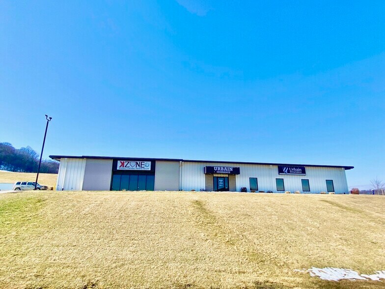 9079 E Tamarack Dr, Dubuque, IA for sale - Building Photo - Image 1 of 1