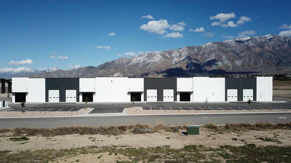 237 Summit Ridge Pkwy, Santaquin, UT for sale - Building Photo - Image 2 of 8