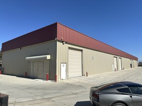 42525 6th St E, Lancaster, CA for lease Building Photo- Image 2 of 2