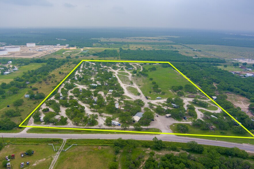 195 FM 1545, Three Rivers, TX 78071