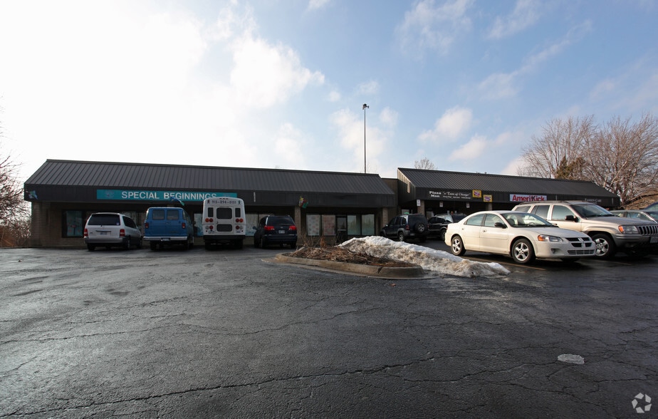 10208-10216 Pflumm Rd, Lenexa, KS for sale - Building Photo - Image 1 of 1