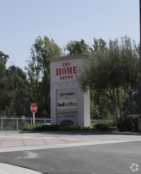 20021-20025 Lake Forest Dr, Lake Forest, CA for lease - Building Photo - Image 3 of 15