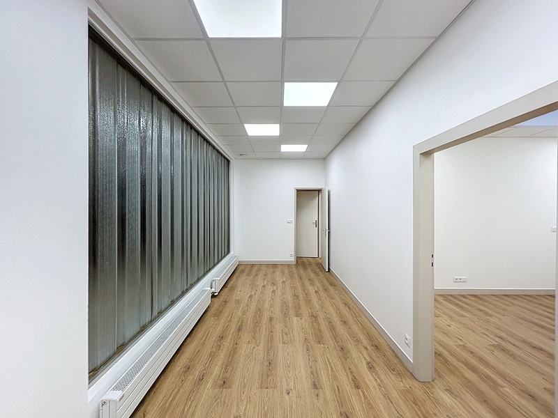 Paris, PAR 75015 -  -  - Interior Photo - Image 1 of 6