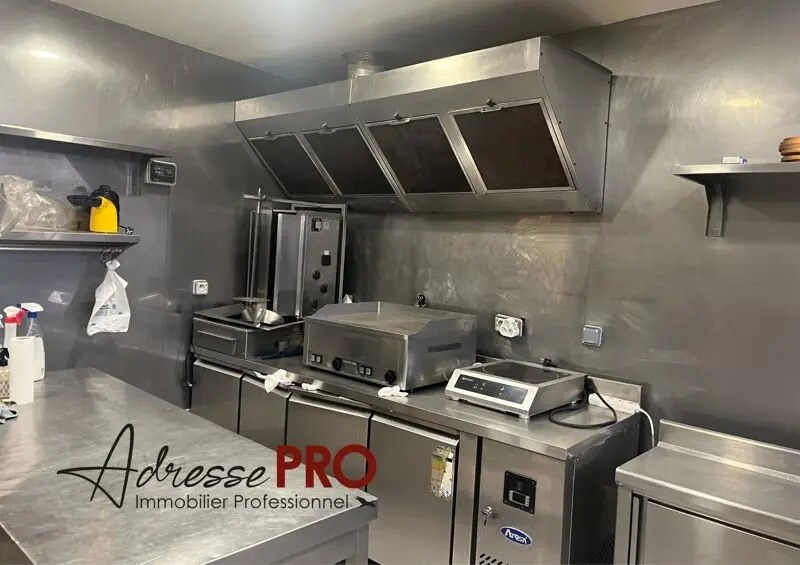 Retail in Talence for sale Interior Photo- Image 1 of 3